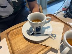 -LAVAZZA拉瓦萨咖啡(中航城君尚购物中心店)