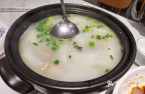 Pork Rib and Radish Soup