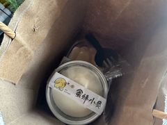 -蜜蜂小象·榴莲千层蛋糕(时代汇11栋店)