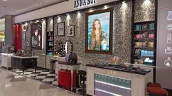 -ANNA SUI