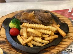 -香港新发烧腊茶餐厅(万象店)