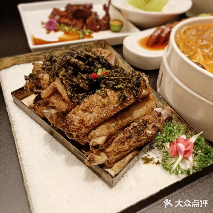 来“香芙茗楼”品尝地道的杭帮菜!