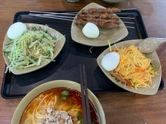 -亮亮面馆(经六路店)