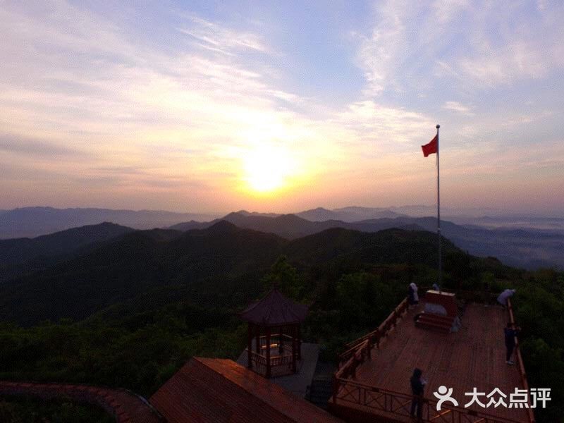 小长假就来博兵寨露营烧烤赏日出观星海