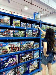 -逝水玩具折扣店