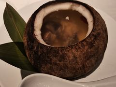 原只椰炖乌鸡汤-汤城小厨•粤菜•靓汤(金宝街店)
