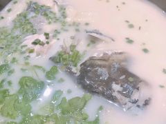 泉水珊瑚鱼头煲-小厨娘淮扬菜(六合欢乐港店)