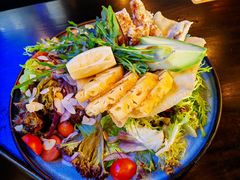 炭烤卡真鸡肉菠萝沙拉-bluefrog蓝蛙(皇庭广场店)