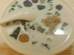 牛奶汤底芋圆-大蜜旺(丽水店)