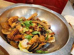 -愉肴麻辣香锅(中山路店)