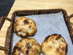 梅干菜鲜肉小烤饼-爬山街·衢州烤饼小卖铺(高新万达店)
