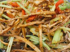 茶树菇炒牛柳-牧羊餐厅