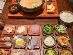 -银米·云南传统过桥米线(双廊黑金冠店)