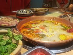 -洱火云南酸菜牛肉火锅(石景山当代商城店)