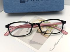 -罗伯特眼镜·蔡司官方授权(罗湖国贸店)