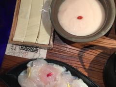 -老牌坊云南鱼豆花火锅(嵩山店)