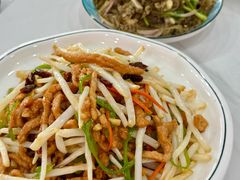 -丹水桥地锅鱼·翘嘴鲌·地方特色全鱼宴(丹江口大坝店)