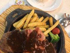 -香港新发烧腊茶餐厅(万象店)