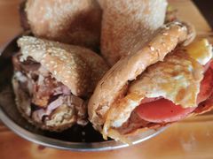 烧饼夹肘子肉-昌顺马记小吃店(昌盛园店)