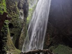 -龙水峡地缝景区