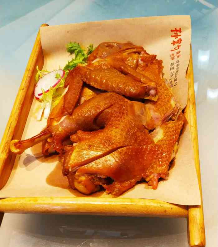 孙掌勺鱼头泡饼(怀特店)-"[薄荷]环境:店好大,由于点菜是自助式.