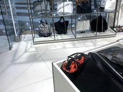 -GIORGIO ARMANI(燕莎奥特莱斯购物中心店)