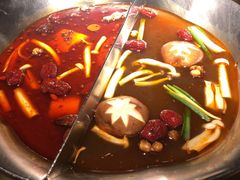台式麻辣锅-湊湊火锅·茶憩(杭州湖滨银泰in77店)
