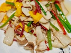 五彩鸡枞菌-蔼若春.传承云南菜(金碧公园店)