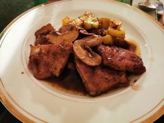 蓝布鲁思科红葡萄酒烤鸡胸-EATALIA意塔利意式餐厅(鼓楼店)