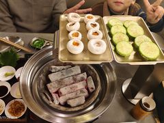 -围炉肉舍•炭烤活鳗•丹东海鲜烤肉(步行街店)