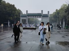 -武汉大学校门牌坊