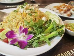 -Chom Cafe and Restaurant