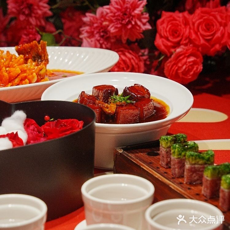 把宴请安排在这里，领导给我夸完了！