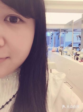 设施和装修还有理发的小姐姐们颜值都杠杠的