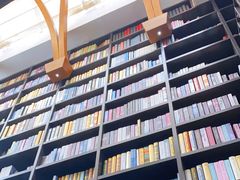 -钟书阁(松江泰晤士小镇店)