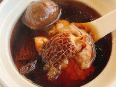 黑蒜羊肚菌炖肉汁汤-东馆和天下特色餐饮(工农店)