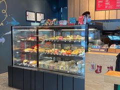 面包甜点陈列柜-星巴克(广州南站A18检票口楼上)