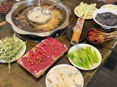 -渝嘴小老弟老火锅(华新村店)