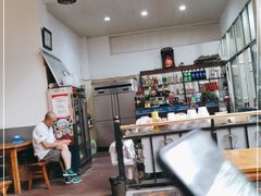 -茅屋大酒店