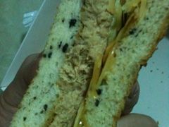 吞拿鱼三明治-巴黎贝甜(大宁国际商业广场店)