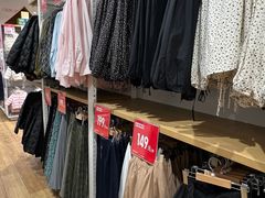 -优衣库(银川新华百货CCMall店)