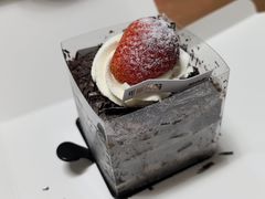 黑森林小方蛋糕-可斯贝莉现烤面包·生日蛋糕(假日商城店)