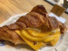 芒果蟹柳芝芝可颂牛角包-素咫咖啡CLIFEROSE