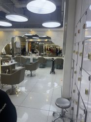 -虫二·专注健康烫染沙龙