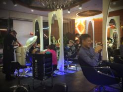 很忙哦-东时烫染造型·Hair Salon
