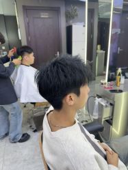 -藤野造型烫发染发