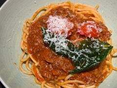 慢炖肉酱鲜茄意面-一沙一城·岩烤牛扒(深圳首店)