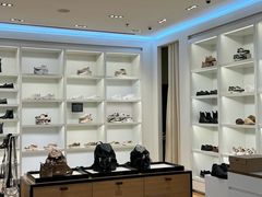 -百年港湾奥特莱斯(香炉礁店)