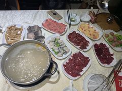 -聚鲜港（五洞）牛肉自选火锅
