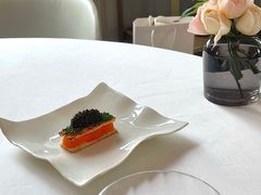 有机蛋黄吐司鱼子酱和香草-Jean Georges